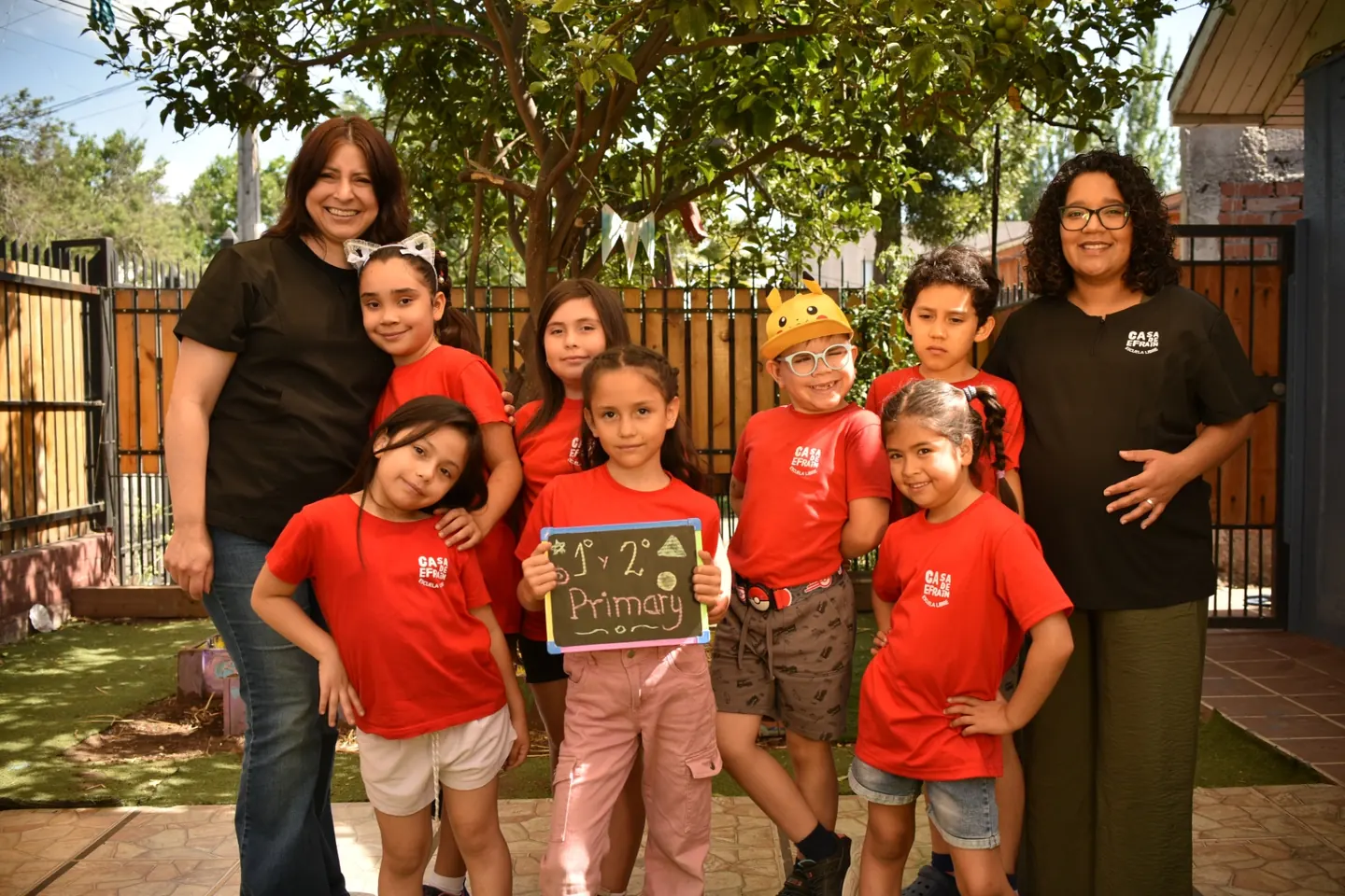 Estudiantes de Casa de Efraín aprendiendo en comunidad